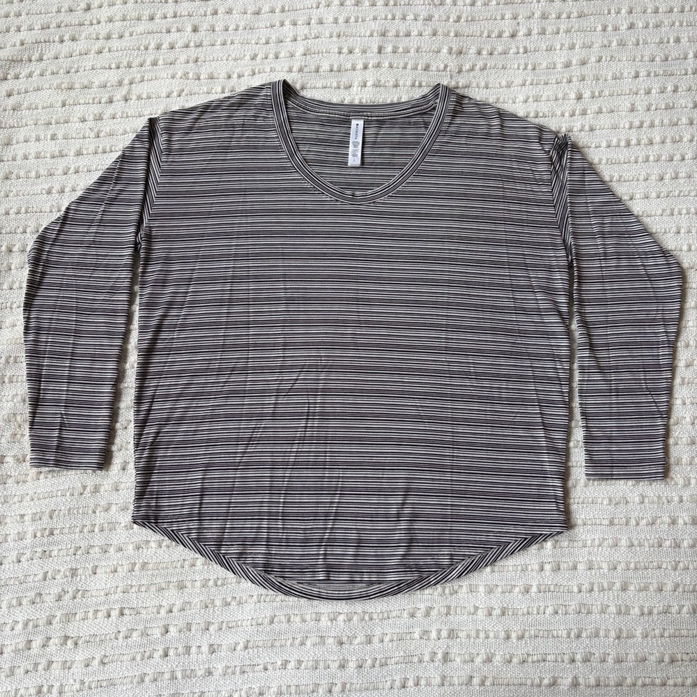 ATHLETA Cloudlight Stratus Long Sleeve Top Stretch Lounge Black Stripe Large